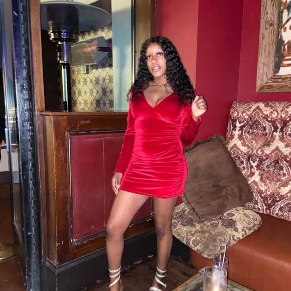 Short red velvet dress - Picture 2 of 2